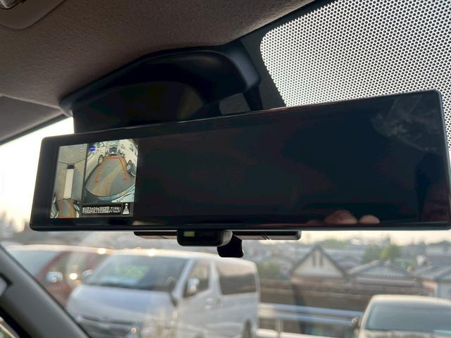 キャラバン ロンググランドプレミアムＧＸ　ワンオーナー　登録済未使用車　衝突軽減　全方位カメラ　片側電動スライドドア　インテリジェントミラー　リヤクーラー　リヤヒーター　スマートキー　電動電格ミラー　オートライト　ＬＥＤ　ＥＳＣ　フォグ（6枚目）