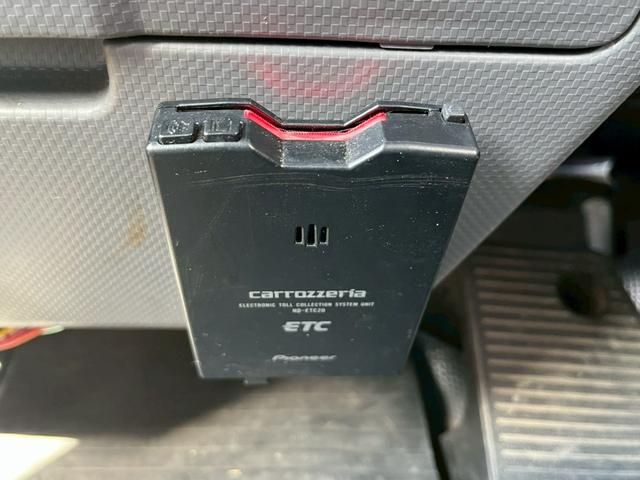 タイタントラック 3.0Dターボ フルフラットローDX 4WD 10尺 積載1550kg メモリーナビ ETC 衝突軽減システム 4WD アイドリングストップ ダブルエアバック DVD再生 Bluetooth 荷室寸法長さ312cm×幅162cm×高さ38cm(3枚目)