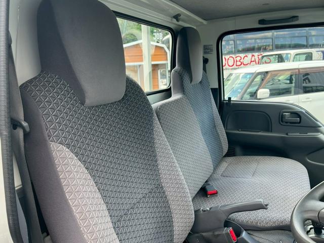 タイタントラック 3.0Dターボ フルフラットローDX 4WD 10尺 積載1550kg メモリーナビ ETC 衝突軽減システム 4WD アイドリングストップ ダブルエアバック DVD再生 Bluetooth 荷室寸法長さ312cm×幅162cm×高さ38cm(6枚目)