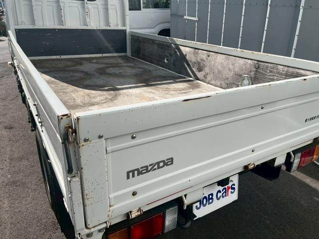 タイタントラック 3.0Dターボ フルフラットローDX 4WD 10尺 積載1550kg メモリーナビ ETC 衝突軽減システム 4WD アイドリングストップ ダブルエアバック DVD再生 Bluetooth 荷室寸法長さ312cm×幅162cm×高さ38cm(16枚目)