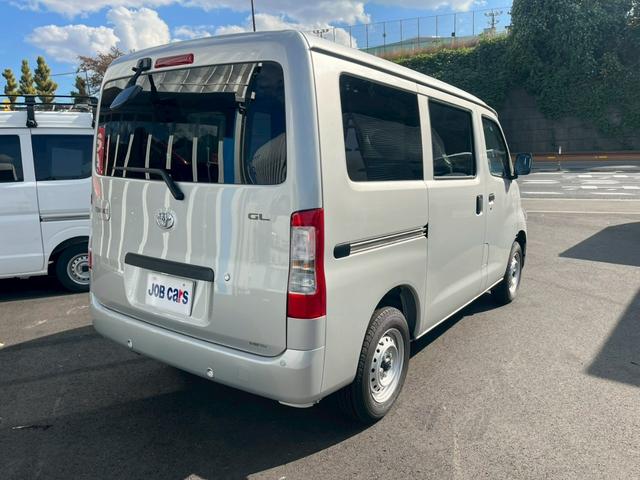 タウンエースバン GL 登録済未使用車 衝突軽減 車線逸脱警報 アイドリングストップ オートハイビーム キーレス ソナー Wエアバッグ ESC ABS パワステ PW 光軸調整 取説 保証書 集中ドアロック(8枚目)