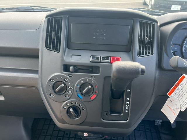 タウンエースバン GL 登録済未使用車 衝突軽減 車線逸脱警報 アイドリングストップ オートハイビーム キーレス ソナー Wエアバッグ ESC ABS パワステ PW 光軸調整 取説 保証書 集中ドアロック(14枚目)