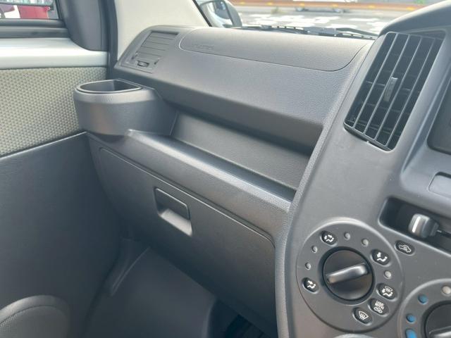 タウンエースバン GL 登録済未使用車 衝突軽減 車線逸脱警報 アイドリングストップ オートハイビーム キーレス ソナー Wエアバッグ ESC ABS パワステ PW 光軸調整 取説 保証書 集中ドアロック(20枚目)