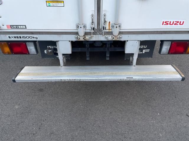 エルフトラック 日本フルハーフパネルバン　１０尺　積載量１５００ｋｇ　荷室寸法：長さ３１４ｃｍ×幅１７７ｃｍ×高さ１８６ｃｍ　左スライドドア　ラッシングレール１段　床レール付　メモリーナビ　フルセグ　ＥＴＣ　Ｂカメラ　記録簿　キーレス　電動格納ミラー（9枚目）