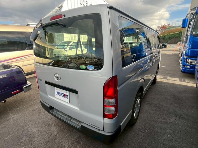 ハイエースバン DX 9人乗り 低床 4WD キーレスキー ディーゼルターボ BT新品交換済み(令和7年10月16日)パワステ PW ABS エアバッグ 光軸調整 スペアキー付 集中ドアロック 取説(4枚目)