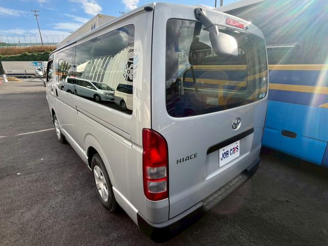 ハイエースバン DX 9人乗り 低床 4WD キーレスキー ディーゼルターボ BT新品交換済み(令和7年10月16日)パワステ PW ABS エアバッグ 光軸調整 スペアキー付 集中ドアロック 取説(6枚目)