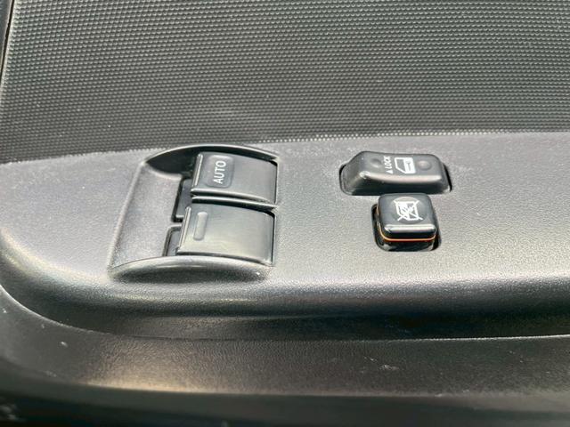 ハイエースバン DX 9人乗り 低床 4WD キーレスキー ディーゼルターボ BT新品交換済み(令和7年10月16日)パワステ PW ABS エアバッグ 光軸調整 スペアキー付 集中ドアロック 取説(9枚目)