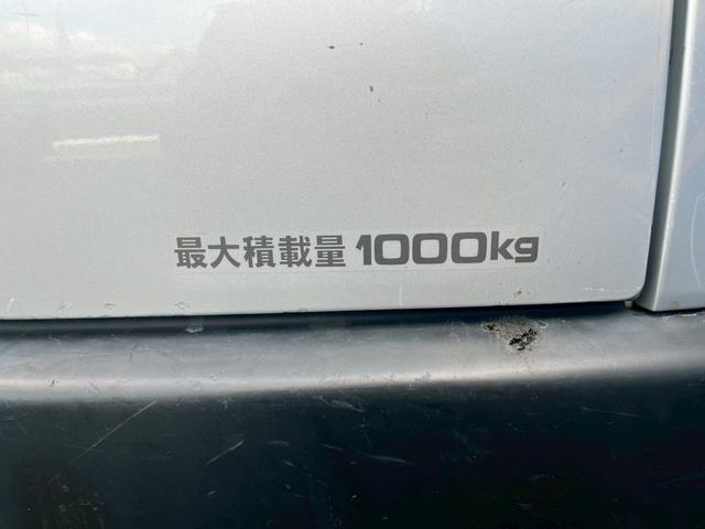 ハイエースバン DX 9人乗り 低床 4WD キーレスキー ディーゼルターボ BT新品交換済み(令和7年10月16日)パワステ PW ABS エアバッグ 光軸調整 スペアキー付 集中ドアロック 取説(21枚目)