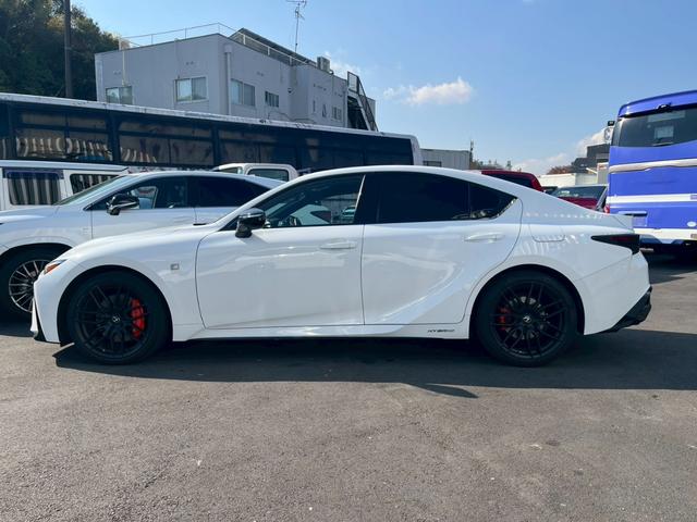 ＩＳ ＩＳ３００ｈ　ＦスポーツモードブラックＳ　ワンオーナー　純正ナビ　フルセグ　全方位カメラ　衝突軽減　車線逸脱警報　ＴＺドラレコ前後　ＴＺレーダー　サンルーフ　クルーズコントロール　パワーシート　純正アルミ１９インチ　ＥＴＣ２．０　ソナー（8枚目）