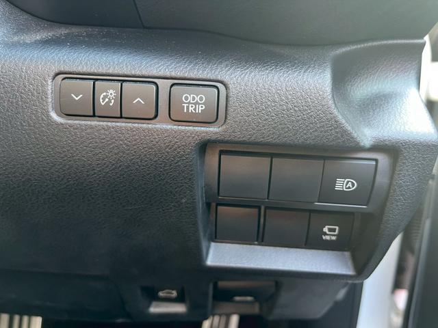 ＩＳ ＩＳ３００ｈ　ＦスポーツモードブラックＳ　ワンオーナー　純正ナビ　フルセグ　全方位カメラ　衝突軽減　車線逸脱警報　ＴＺドラレコ前後　ＴＺレーダー　サンルーフ　クルーズコントロール　パワーシート　純正アルミ１９インチ　ＥＴＣ２．０　ソナー（29枚目）