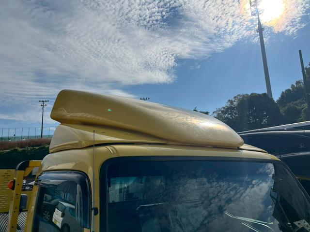 キャンター 　３．０ＤＴワイド超ロング全低床カスタム　ＫＹＯＫＵＴＯ　フラトップＺＥＲＯ　左右連動ロック装置　油圧式ウィンチ　埋込固縛装置　埋込フック　ステンレス工具ＢＯＸ　導風板　作業灯　タイヤ灯　リモコン（10枚目）