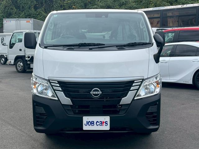 NV350キャラバンバン ロングDX 登録済未使用車 3人乗 5ドア 低床 衝突軽減システム オートライト オートハイビーム バックカメラ 両側スライドドア キーレス ダブルエアバック エアコン パワステ パワーウィンドウ 取説 保証書(2枚目)