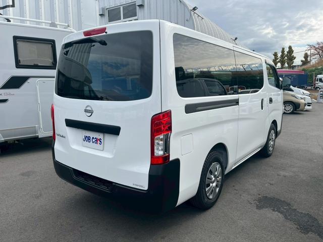 NV350キャラバンバン ロングDX 登録済未使用車 3人乗 5ドア 低床 衝突軽減システム オートライト オートハイビーム バックカメラ 両側スライドドア キーレス ダブルエアバック エアコン パワステ パワーウィンドウ 取説 保証書(6枚目)