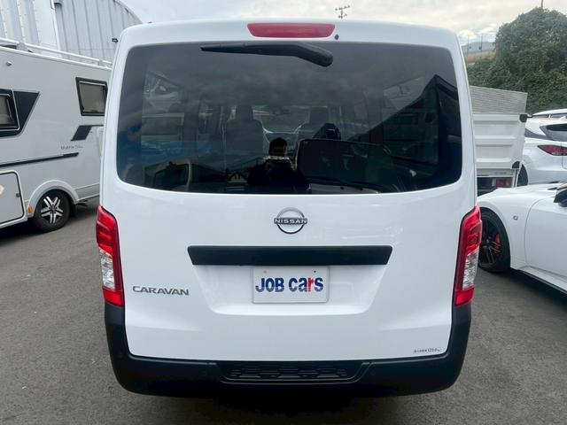 NV350キャラバンバン ロングDX 登録済未使用車 3人乗 5ドア 低床 衝突軽減システム オートライト オートハイビーム バックカメラ 両側スライドドア キーレス ダブルエアバック エアコン パワステ パワーウィンドウ 取説 保証書(7枚目)