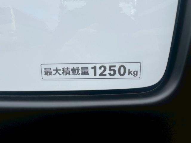 NV350キャラバンバン ロングDX 登録済未使用車 3人乗 5ドア 低床 衝突軽減システム オートライト オートハイビーム バックカメラ 両側スライドドア キーレス ダブルエアバック エアコン パワステ パワーウィンドウ 取説 保証書(15枚目)