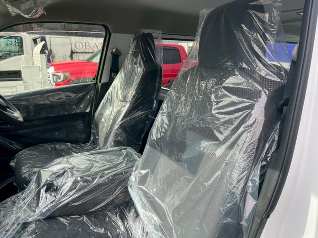 NV350キャラバンバン ロングDX 登録済未使用車 3人乗 5ドア 低床 衝突軽減システム オートライト オートハイビーム バックカメラ 両側スライドドア キーレス ダブルエアバック エアコン パワステ パワーウィンドウ 取説 保証書(19枚目)