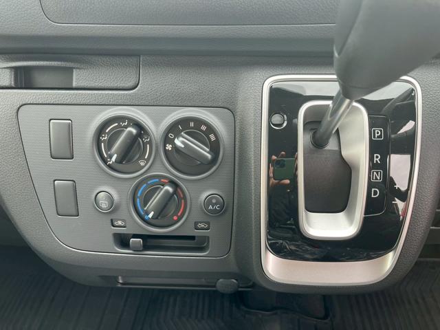 NV350キャラバンバン ロングDX 登録済未使用車 3人乗 5ドア 低床 衝突軽減システム オートライト オートハイビーム バックカメラ 両側スライドドア キーレス ダブルエアバック エアコン パワステ パワーウィンドウ 取説 保証書(28枚目)