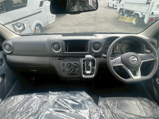 NV350キャラバンバン ロングDX 登録済未使用車 3人乗 5ドア 低床 衝突軽減システム オートライト オートハイビーム バックカメラ 両側スライドドア キーレス ダブルエアバック エアコン パワステ パワーウィンドウ 取説 保証書(34枚目)