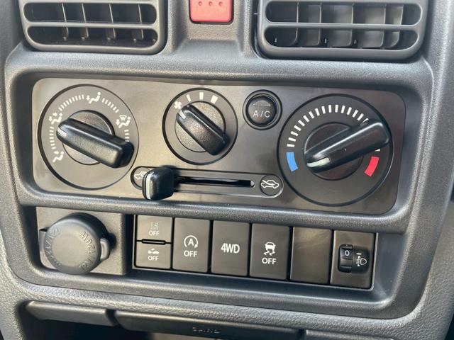 キャリイトラック ＫＣエアコン・パワステ農繁仕様　４ＷＤ　衝突被害軽減ブレーキ　レーンキープアシスト　横滑り防止　アイドリングストップ　エアコン　荷台作業灯　荷台ゴムマット　ラジオデッキ（6枚目）