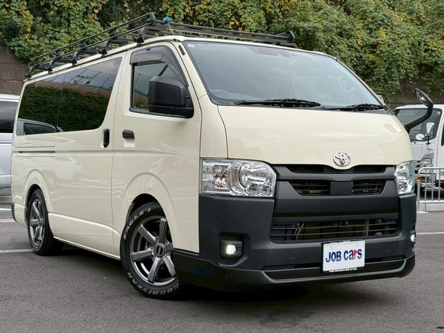 ハイエースバン 　ワンオーナー　トヨタセーフティセンス　純正ＳＤナビ　フルセグ　全方位　デジタルインナーミラー　ＥＴＣ２．０　オグショーベットキット　オグショー２ｎｄリクライニングシート　エセックスフロントスポイラー（2枚目）