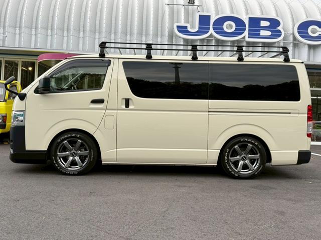 ハイエースバン 　ワンオーナー　トヨタセーフティセンス　純正ＳＤナビ　フルセグ　全方位　デジタルインナーミラー　ＥＴＣ２．０　オグショーベットキット　オグショー２ｎｄリクライニングシート　エセックスフロントスポイラー（5枚目）