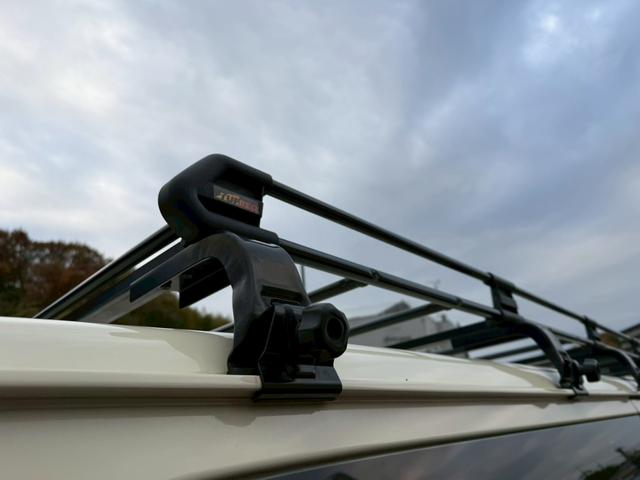 ハイエースバン 　ワンオーナー　トヨタセーフティセンス　純正ＳＤナビ　フルセグ　全方位　デジタルインナーミラー　ＥＴＣ２．０　オグショーベットキット　オグショー２ｎｄリクライニングシート　エセックスフロントスポイラー（9枚目）