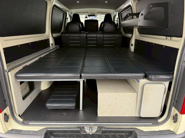 ハイエースバン 　ワンオーナー　トヨタセーフティセンス　純正ＳＤナビ　フルセグ　全方位　デジタルインナーミラー　ＥＴＣ２．０　オグショーベットキット　オグショー２ｎｄリクライニングシート　エセックスフロントスポイラー（15枚目）