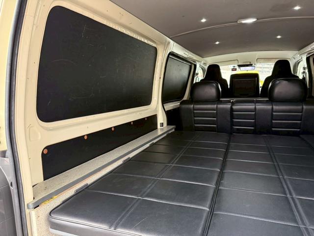ハイエースバン 　ワンオーナー　トヨタセーフティセンス　純正ＳＤナビ　フルセグ　全方位　デジタルインナーミラー　ＥＴＣ２．０　オグショーベットキット　オグショー２ｎｄリクライニングシート　エセックスフロントスポイラー（18枚目）