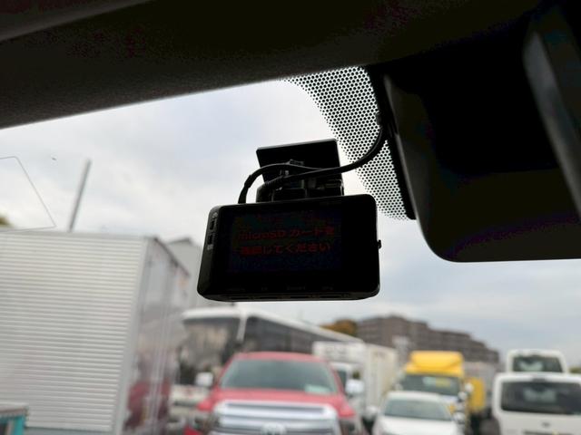 ハイエースバン 　ワンオーナー　トヨタセーフティセンス　純正ＳＤナビ　フルセグ　全方位　デジタルインナーミラー　ＥＴＣ２．０　オグショーベットキット　オグショー２ｎｄリクライニングシート　エセックスフロントスポイラー（38枚目）