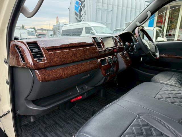 ハイエースバン 　ワンオーナー　トヨタセーフティセンス　純正ＳＤナビ　フルセグ　全方位　デジタルインナーミラー　ＥＴＣ２．０　オグショーベットキット　オグショー２ｎｄリクライニングシート　エセックスフロントスポイラー（40枚目）