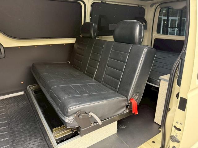 ハイエースバン 　ワンオーナー　トヨタセーフティセンス　純正ＳＤナビ　フルセグ　全方位　デジタルインナーミラー　ＥＴＣ２．０　オグショーベットキット　オグショー２ｎｄリクライニングシート　エセックスフロントスポイラー（43枚目）