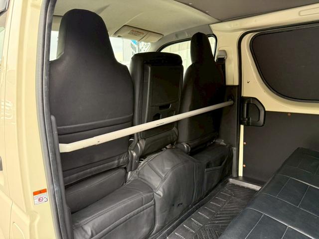 ハイエースバン 　ワンオーナー　トヨタセーフティセンス　純正ＳＤナビ　フルセグ　全方位　デジタルインナーミラー　ＥＴＣ２．０　オグショーベットキット　オグショー２ｎｄリクライニングシート　エセックスフロントスポイラー（44枚目）
