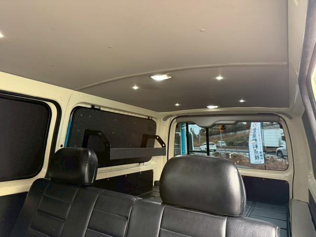 ハイエースバン 　ワンオーナー　トヨタセーフティセンス　純正ＳＤナビ　フルセグ　全方位　デジタルインナーミラー　ＥＴＣ２．０　オグショーベットキット　オグショー２ｎｄリクライニングシート　エセックスフロントスポイラー（46枚目）