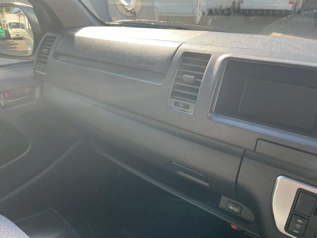 ハイエースコミューター スーパーロングGL 純正SDナビ 純正フリップダウンモニター11インチ 純正ドラレコ ビルドインETC モデリスタフロントスポイラー ソナー 純正アルミホイール15インチ リヤクーラー リヤヒーター チップアップシート(22枚目)