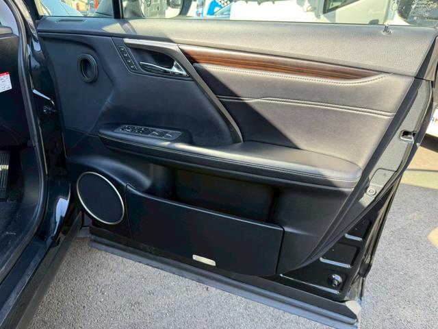 ＲＸ ＲＸ４５０ｈ　バージョンＬ　マークレビンソン　パノラマムーンルーフ　置くだけ充電　３６０℃カメラ　ナビタッチパネル　ヘッドアップディスプレイ　ＥＴＣ２．０　シートヒータークーラー　ハンドルヒーター　ブラインドスポットモニター（27枚目）