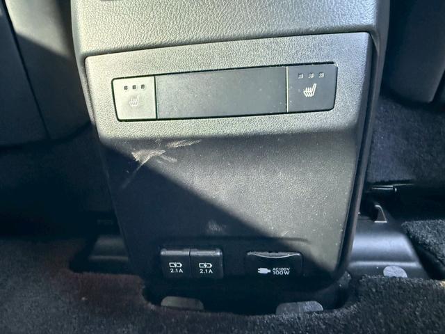 ＲＸ ＲＸ４５０ｈ　バージョンＬ　マークレビンソン　パノラマムーンルーフ　置くだけ充電　３６０℃カメラ　ナビタッチパネル　ヘッドアップディスプレイ　ＥＴＣ２．０　シートヒータークーラー　ハンドルヒーター　ブラインドスポットモニター（35枚目）