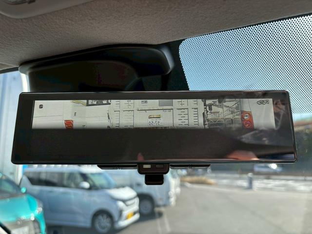 キャラバン ロンググランドプレミアムＧＸ　登録済未使用車　衝突軽減　片側電動スライドドア　インテリジェントミラー　リヤクーラー　リヤヒーター　スマートキー　電動格納ミラー　オートライト　ＬＥＤ　ＥＳＣ　フォグ　プッシュスタート　ドアバイザー（3枚目）