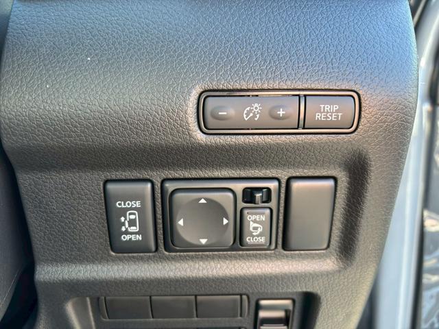 キャラバン ロンググランドプレミアムＧＸ　登録済未使用車　衝突軽減　片側電動スライドドア　インテリジェントミラー　リヤクーラー　リヤヒーター　スマートキー　電動格納ミラー　オートライト　ＬＥＤ　ＥＳＣ　フォグ　プッシュスタート　ドアバイザー（23枚目）