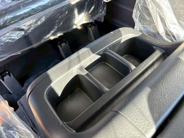 キャラバン ロンググランドプレミアムＧＸ　登録済未使用車　衝突軽減　片側電動スライドドア　インテリジェントミラー　リヤクーラー　リヤヒーター　スマートキー　電動格納ミラー　オートライト　ＬＥＤ　ＥＳＣ　フォグ　プッシュスタート　ドアバイザー（45枚目）