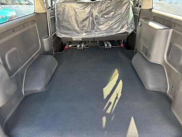 キャラバン ロンググランドプレミアムＧＸ　登録済未使用車　衝突軽減　片側電動スライドドア　インテリジェントミラー　リヤクーラー　リヤヒーター　スマートキー　電動格納ミラー　オートライト　ＬＥＤ　ＥＳＣ　フォグ　プッシュスタート　ドアバイザー（47枚目）