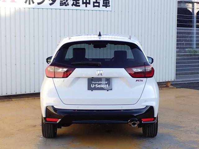 フィット RS 元デモカー 純正ディスプレイオーディオ Bluetoothオーディオ AppleCarPlay androidAUTORカメラ ETC LED 渋滞追従 前ドラレコ アームレスト 革巻きハンドル(13枚目)