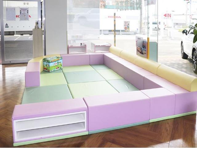 N-BOXカスタム G・EXターボホンダセンシング 純正8インチナビ CD録音 DVD再生 フルセグTV Bluetoothオーディオ 両側パワースライドドア Rカメラ ETC 助手席シートバックテーブル シートヒーター 革巻きハンドル(39枚目)