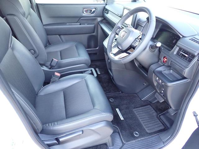 ステップワゴン ｅ：ＨＥＶスパーダ　純正ナビ　フルセグＴＶ　ＤＶＤ再生　Ｂｌｕｅｔｏｏｔｈオーディオ　前後ドラレコ　シートバックテーブル　Ｒカメラ　ＥＴＣ　シートヒーター　ＬＥＤフォグライト（17枚目）