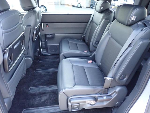 ステップワゴン ｅ：ＨＥＶスパーダ　純正ナビ　フルセグＴＶ　ＤＶＤ再生　Ｂｌｕｅｔｏｏｔｈオーディオ　前後ドラレコ　シートバックテーブル　Ｒカメラ　ＥＴＣ　シートヒーター　ＬＥＤフォグライト（19枚目）