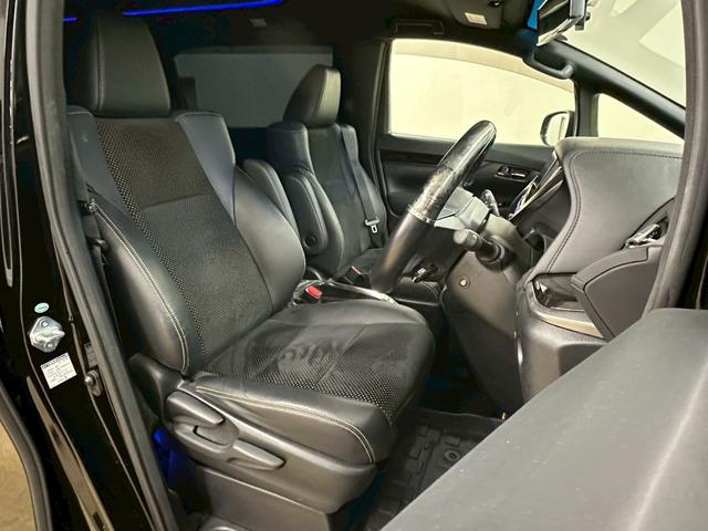 ヴェルファイア ２．５Ｚ　Ａエディション　ゴールデンアイズ　アルパインＢＩＧＸナビ／ＴＶ・バックモニター・両側パワースライドドア・パワーバックゲート・ＬＥＤヘッドライト・スマートキーレス・プッシュスタート・ＥＴＣ・オートエアコン・ハーフレザーシート・取説保証書（28枚目）