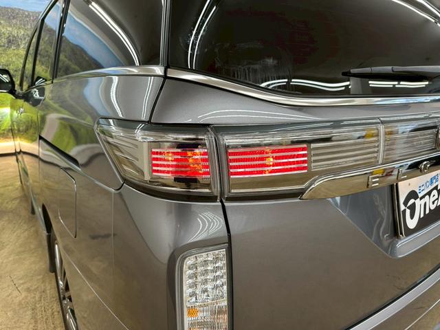 エルグランド ２５０ハイウェイスターＳ　アーバンクロム　後期モデル・純正ナビＴＶ・全方位モニター・バックモニター・両側パワースライドドア・純正１８インチアルミ・ハーフレザーシート・プッシュスタート・スマートキー・８人乗り・ＬＥＤヘッドライト・フォグランプ（14枚目）