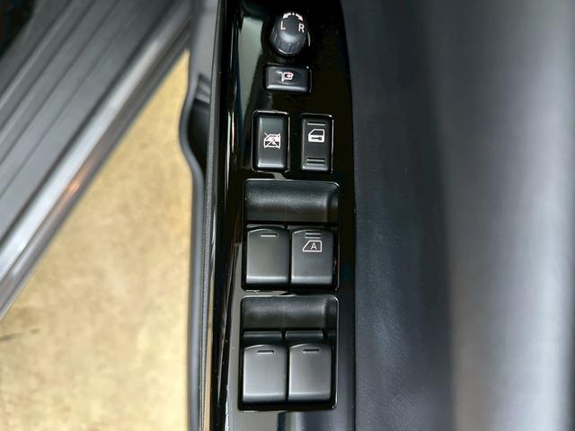 エルグランド ２５０ハイウェイスターＳ　アーバンクロム　後期モデル・純正ナビＴＶ・全方位モニター・バックモニター・両側パワースライドドア・純正１８インチアルミ・ハーフレザーシート・プッシュスタート・スマートキー・８人乗り・ＬＥＤヘッドライト・フォグランプ（46枚目）