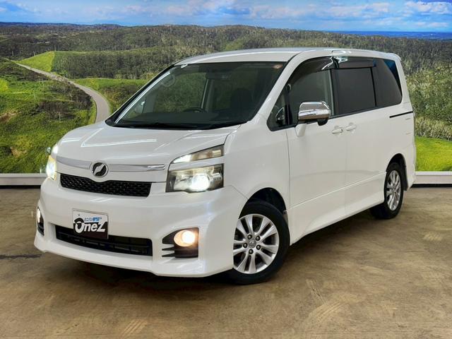 ヴォクシー ＺＳ　純正ナビ・フルセグ・ＢＴ対応・両側パワースライドドア・パドルシフト・オートエアコン・ＥＴＣ・革巻きステアリング・ＨＩＤヘッドライト・ドライブレコーダー・バックモニター・純正アルミ・セキュリティ・フォグ（5枚目）