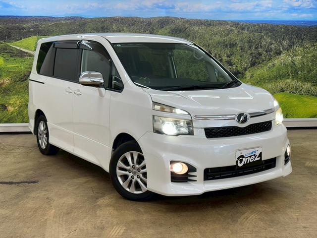 ヴォクシー ＺＳ　純正ナビ・フルセグ・ＢＴ対応・両側パワースライドドア・パドルシフト・オートエアコン・ＥＴＣ・革巻きステアリング・ＨＩＤヘッドライト・ドライブレコーダー・バックモニター・純正アルミ・セキュリティ・フォグ（7枚目）