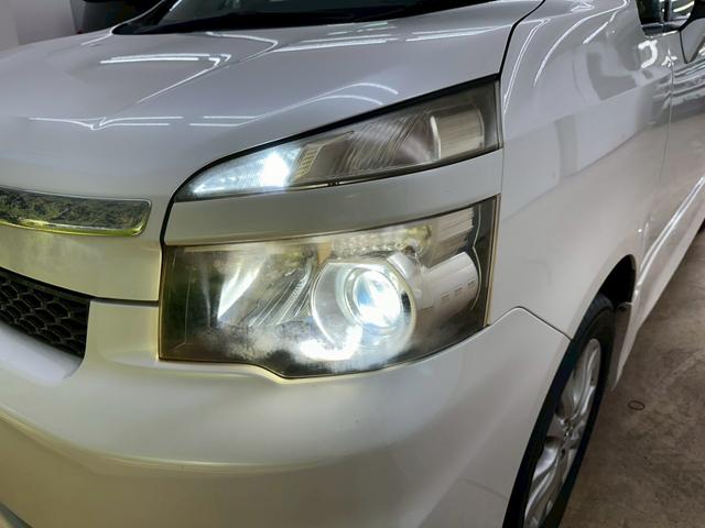 ヴォクシー ＺＳ　純正ナビ・フルセグ・ＢＴ対応・両側パワースライドドア・パドルシフト・オートエアコン・ＥＴＣ・革巻きステアリング・ＨＩＤヘッドライト・ドライブレコーダー・バックモニター・純正アルミ・セキュリティ・フォグ（12枚目）